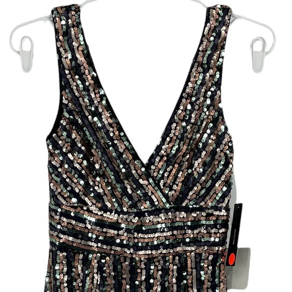 LULU’S NWT LIGHT IN THE NIGHT SEQUIN DRESS MULTICOLOR EXTRA SMALL - Picture 5 of 8